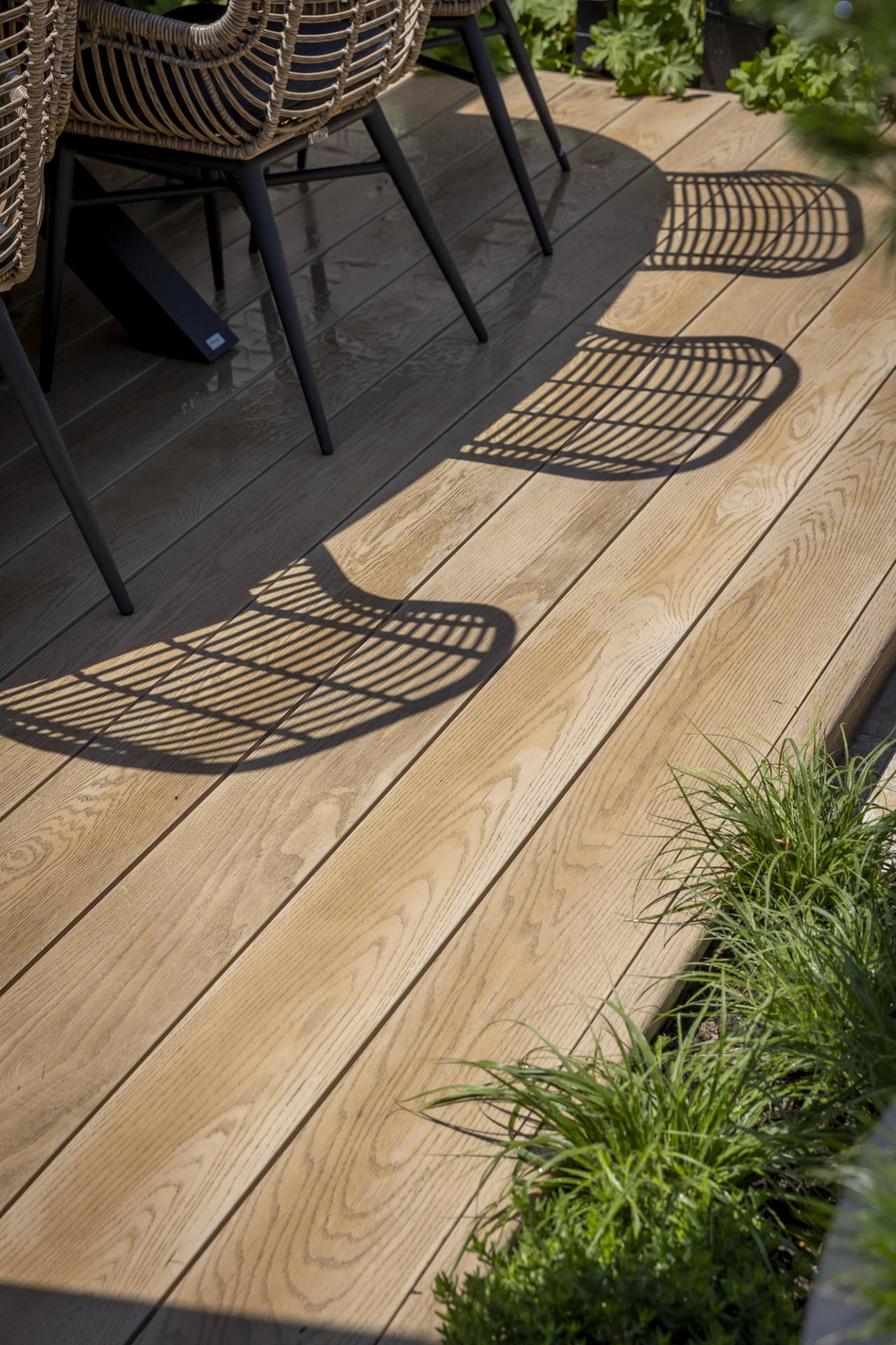 Millboard® Golden oak