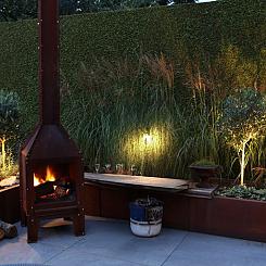 <p>Maak je tuin extra gezellig met de kachels en vuurschalen van Forsento. De stijlvolle en functionele ontwerpen van Forsento zorgen voor warmte en sfeer. Creëer een uitnodigende en warme ambiance, zelfs op de koelere avonden, en geniet van je tuin het hele jaar door.</p>
