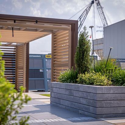 <p>Stapelblokken zijn elementen waarmee plantenbakken, afscheidingen of hoogteverschillen kunnen worden gemaakt. De muurblokken van beton zijn er in verschillende maten en uitvoeringen waardoor er veel creatieve mogelijkheden zijn. </p>
